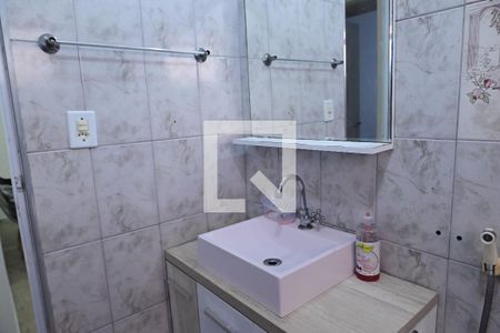 Banheiro de apartamento para alugar com 1 quarto, 42m² em Canto do Forte, Praia Grande