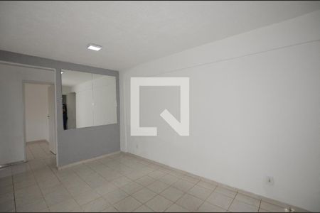 Sala de apartamento para alugar com 2 quartos, 77m² em Jardim Sulacap, Rio de Janeiro