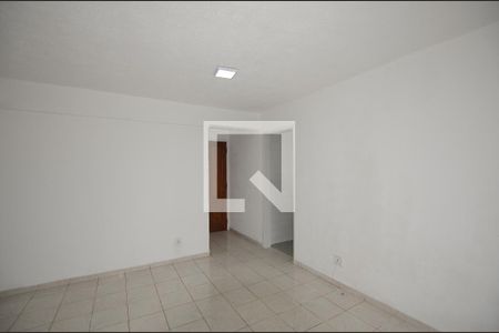 Sala de apartamento para alugar com 2 quartos, 77m² em Jardim Sulacap, Rio de Janeiro