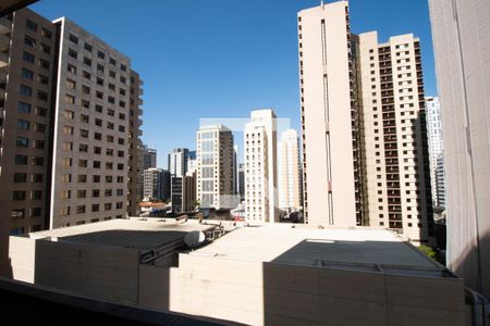 Vista de apartamento à venda com 4 quartos, 245m² em Itaim Bibi, São Paulo