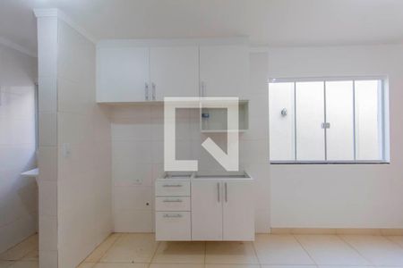 Sala e Cozinha Integrada  de apartamento para alugar com 2 quartos, 39m² em Penha de França, São Paulo