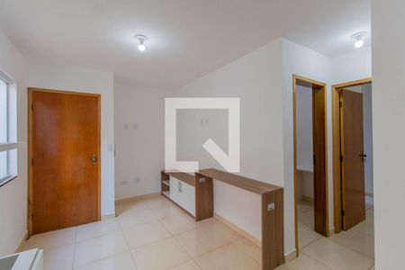 Sala e Cozinha Integrada  de apartamento para alugar com 2 quartos, 39m² em Penha de França, São Paulo