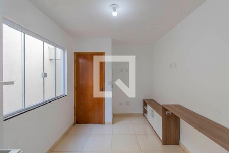 Sala e Cozinha Integrada  de apartamento para alugar com 2 quartos, 39m² em Penha de França, São Paulo