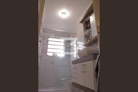 Banheiro de apartamento à venda com 1 quarto, 47m² em Teresópolis, Porto Alegre