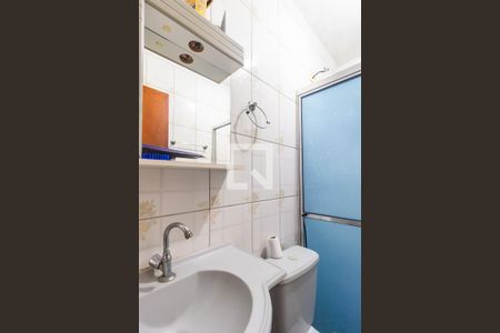 Banheiro de apartamento à venda com 2 quartos, 64m² em Aliança, Osasco