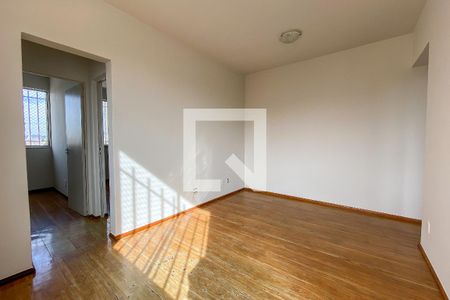 Sala de apartamento à venda com 2 quartos, 74m² em Padre Eustáquio, Belo Horizonte