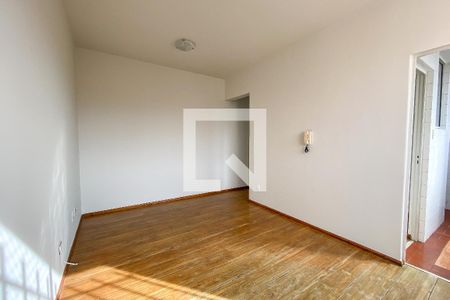 Sala de apartamento à venda com 2 quartos, 74m² em Padre Eustáquio, Belo Horizonte