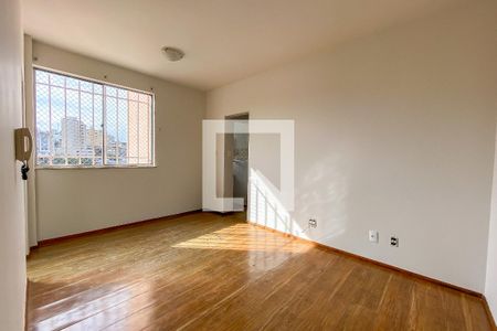 Sala de apartamento à venda com 2 quartos, 74m² em Padre Eustáquio, Belo Horizonte