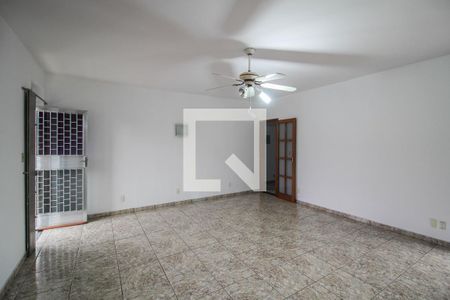 Sala de apartamento para alugar com 3 quartos, 150m² em Vila Dagmar, Belford Roxo