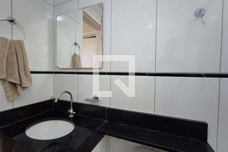 Banheiro de apartamento à venda com 2 quartos, 48m² em Loteamento Parque São Martinho, Campinas