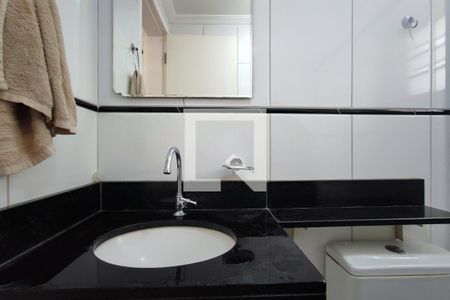 Banheiro de apartamento para alugar com 2 quartos, 48m² em Loteamento Parque São Martinho, Campinas