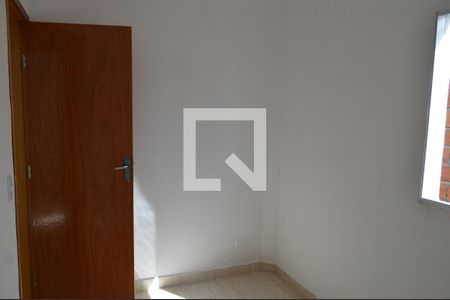 Quarto 1 de apartamento para alugar com 2 quartos, 57m² em Vila Antonieta, São Paulo