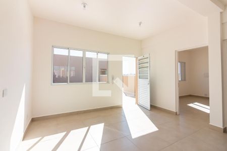 Sala  de apartamento para alugar com 2 quartos, 70m² em Presidente Altino, Osasco