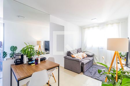 Sala de apartamento para alugar com 2 quartos, 41m² em Jardim Celeste, São Paulo