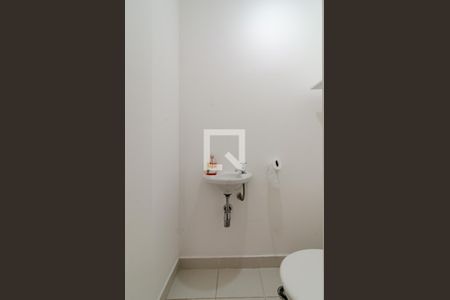 Lavabo de apartamento para alugar com 1 quarto, 40m² em Sumarezinho, São Paulo