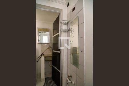 Banheiro de casa de condomínio para alugar com 1 quarto, 25m² em Chácara Inglesa, São Paulo
