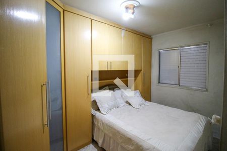 Quarto 1 de apartamento para alugar com 2 quartos, 60m² em Vila Carmosina, São Paulo
