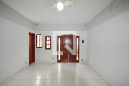 Sala de casa para alugar com 3 quartos, 240m² em Centro, Nilópolis