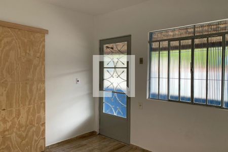 Sala de casa para alugar com 2 quartos, 120m² em Parque Residencial Casa Branca, Suzano