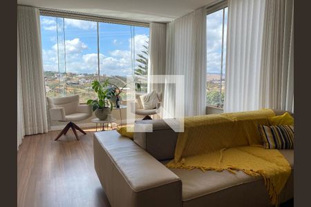 Quarto 1 de casa de condomínio à venda com 4 quartos, 360m² em Ville Des Lacs, Nova Lima