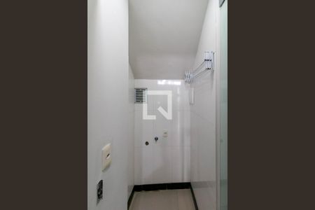 Banheiro de apartamento para alugar com 1 quarto, 27m² em Funcionários, Belo Horizonte