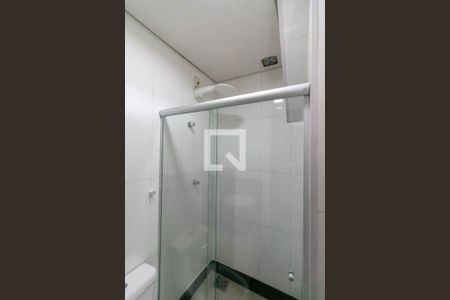 Banheiro de apartamento para alugar com 1 quarto, 27m² em Funcionários, Belo Horizonte