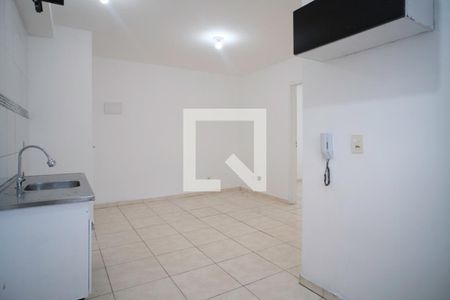 Sala/Cozinha de apartamento à venda com 2 quartos, 40m² em Vila Nhocuné, São Paulo