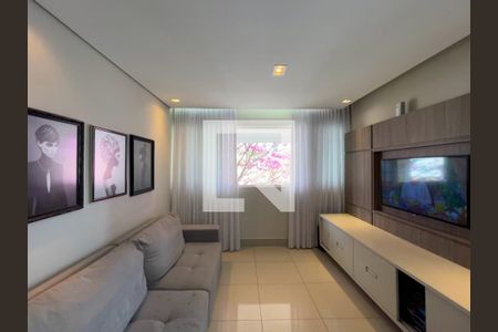 Sala de TV de apartamento à venda com 3 quartos, 115m² em Vila Paris, Belo Horizonte