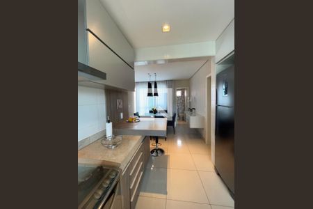 Cozinha de apartamento à venda com 3 quartos, 115m² em Vila Paris, Belo Horizonte