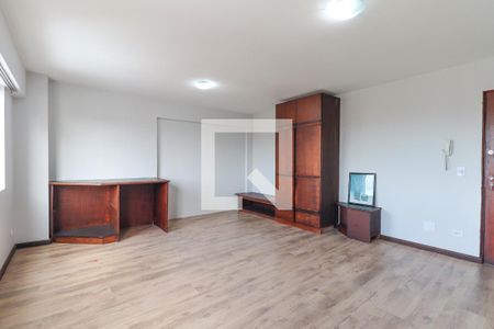 Sala/Quarto de apartamento para alugar com 1 quarto, 32m² em Centro, Curitiba