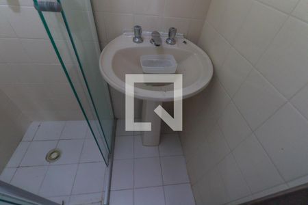 Banheiro Social de apartamento para alugar com 1 quarto, 32m² em Centro, Curitiba