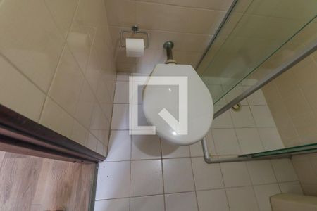 Banheiro Social de apartamento para alugar com 1 quarto, 32m² em Centro, Curitiba