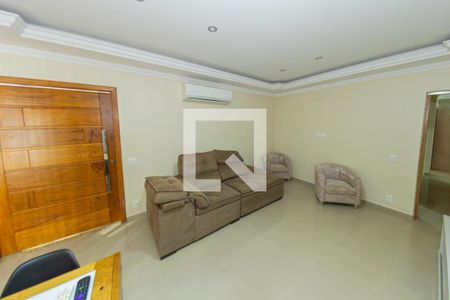 Sala de casa para alugar com 4 quartos, 800m² em Jardim Sulacap, Rio de Janeiro