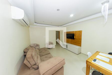 Sala de casa para alugar com 4 quartos, 800m² em Jardim Sulacap, Rio de Janeiro