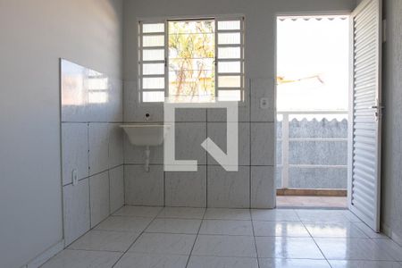 Cozinha e Área de Serviço de kitnet/studio para alugar com 1 quarto, 25m² em Taguatinga Sul (taguatinga), Brasília