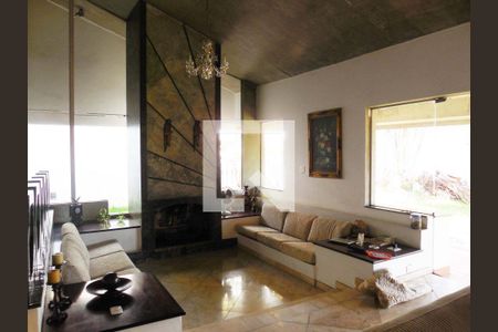 Casa à venda com 4 quartos, 850m² em Jardim Cordeiro, São Paulo