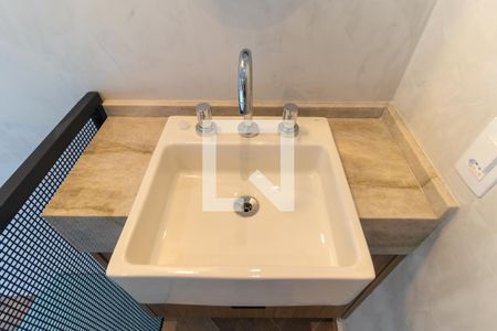 Banheiro de kitnet/studio para alugar com 1 quarto, 52m² em Sumaré, São Paulo