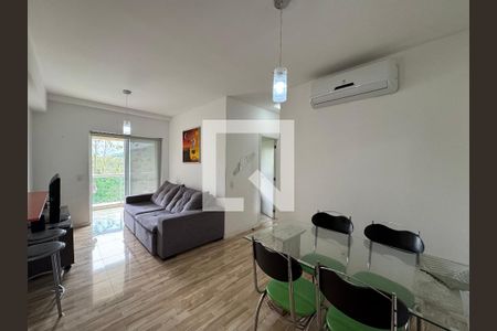 Sala de apartamento para alugar com 2 quartos, 67m² em Barra da Tijuca, Rio de Janeiro