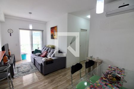 Sala de apartamento para alugar com 2 quartos, 67m² em Barra da Tijuca, Rio de Janeiro