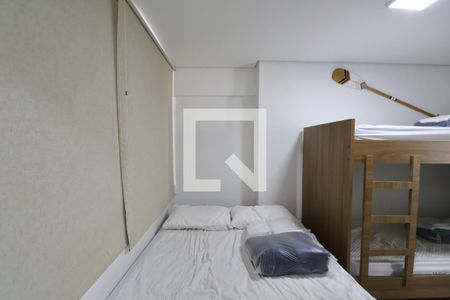 Quarto Suíte de apartamento para alugar com 2 quartos, 65m² em Jardim Las Palmas, Guarujá