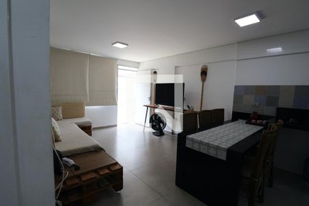 Sala de apartamento para alugar com 2 quartos, 65m² em Jardim Las Palmas, Guarujá