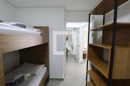 Quarto Suíte de apartamento para alugar com 2 quartos, 70m² em Jardim Las Palmas, Guarujá