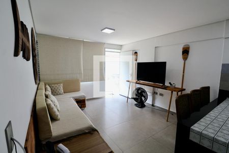 Sala de apartamento para alugar com 2 quartos, 65m² em Jardim Las Palmas, Guarujá