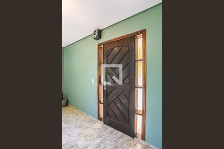 Entrada de casa à venda com 4 quartos, 251m² em Jardim das Esmeraldas, Taboão da Serra