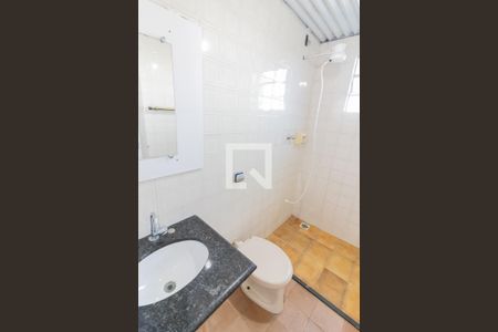 Banheiro de casa para alugar com 1 quarto, 50m² em Jardim Raposo Tavares, São Paulo