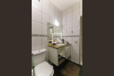 Casa à venda com 137m², 3 quartos e 2 vagas Casa à venda com 137m², 3 quartos e 2 vagasBanheiro Social