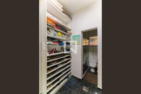 Casa à venda com 137m², 3 quartos e 2 vagas Casa à venda com 137m², 3 quartos e 2 vagasCloset da suíte