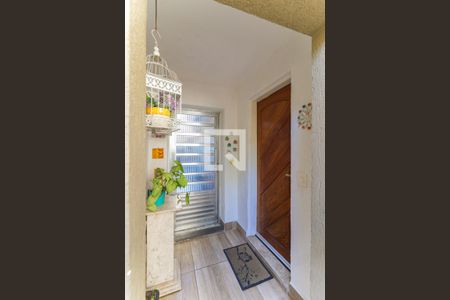 Casa à venda com 137m², 3 quartos e 2 vagas Casa à venda com 137m², 3 quartos e 2 vagasEntrada