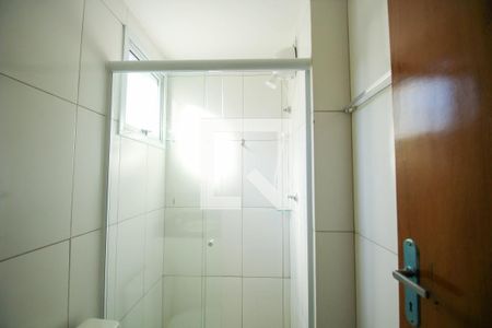 Banheiro de apartamento para alugar com 1 quarto, 28m² em Penha de França, São Paulo