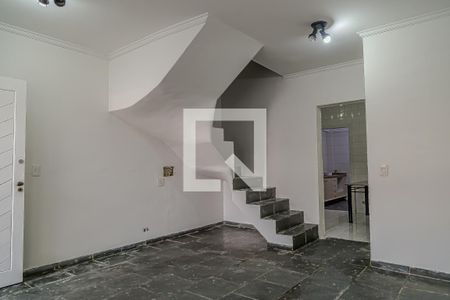 Casa à venda com 78m², 2 quartos e 2 vagasSala